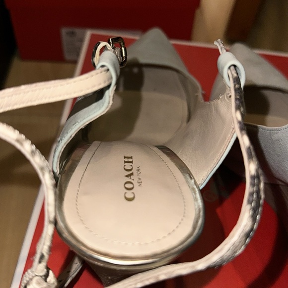 Trending pointy toe wedge!! - Picture 10 of 11